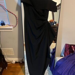 Vince Camuto NWOT Black Off-Shoulder Dress